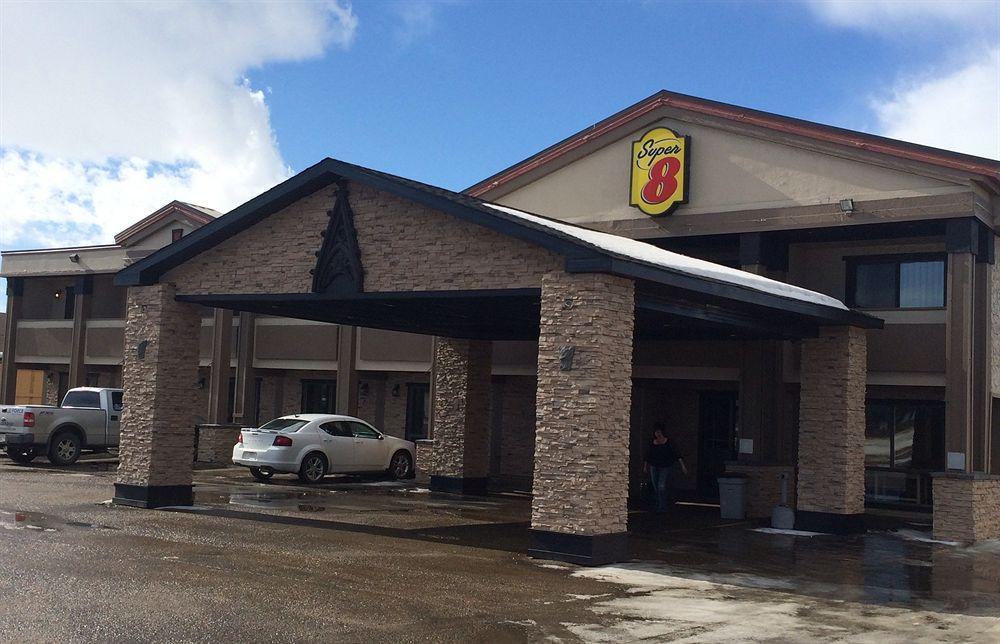Super 8 By Wyndham Red Deer City Centre Экстерьер фото