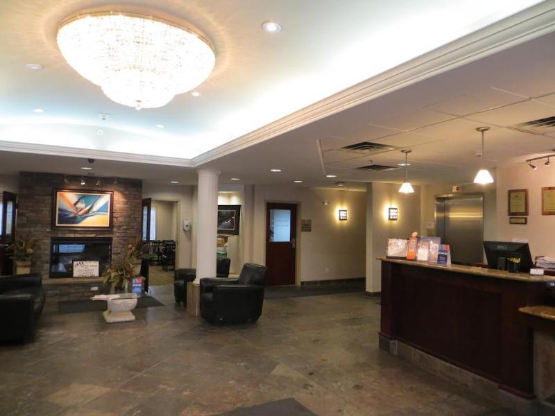 Super 8 By Wyndham Red Deer City Centre Экстерьер фото
