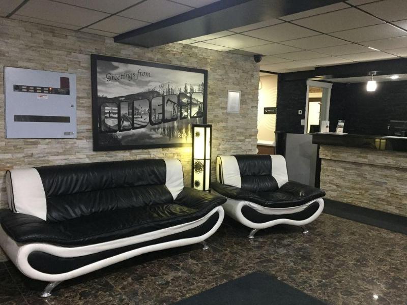 Super 8 By Wyndham Red Deer City Centre Экстерьер фото