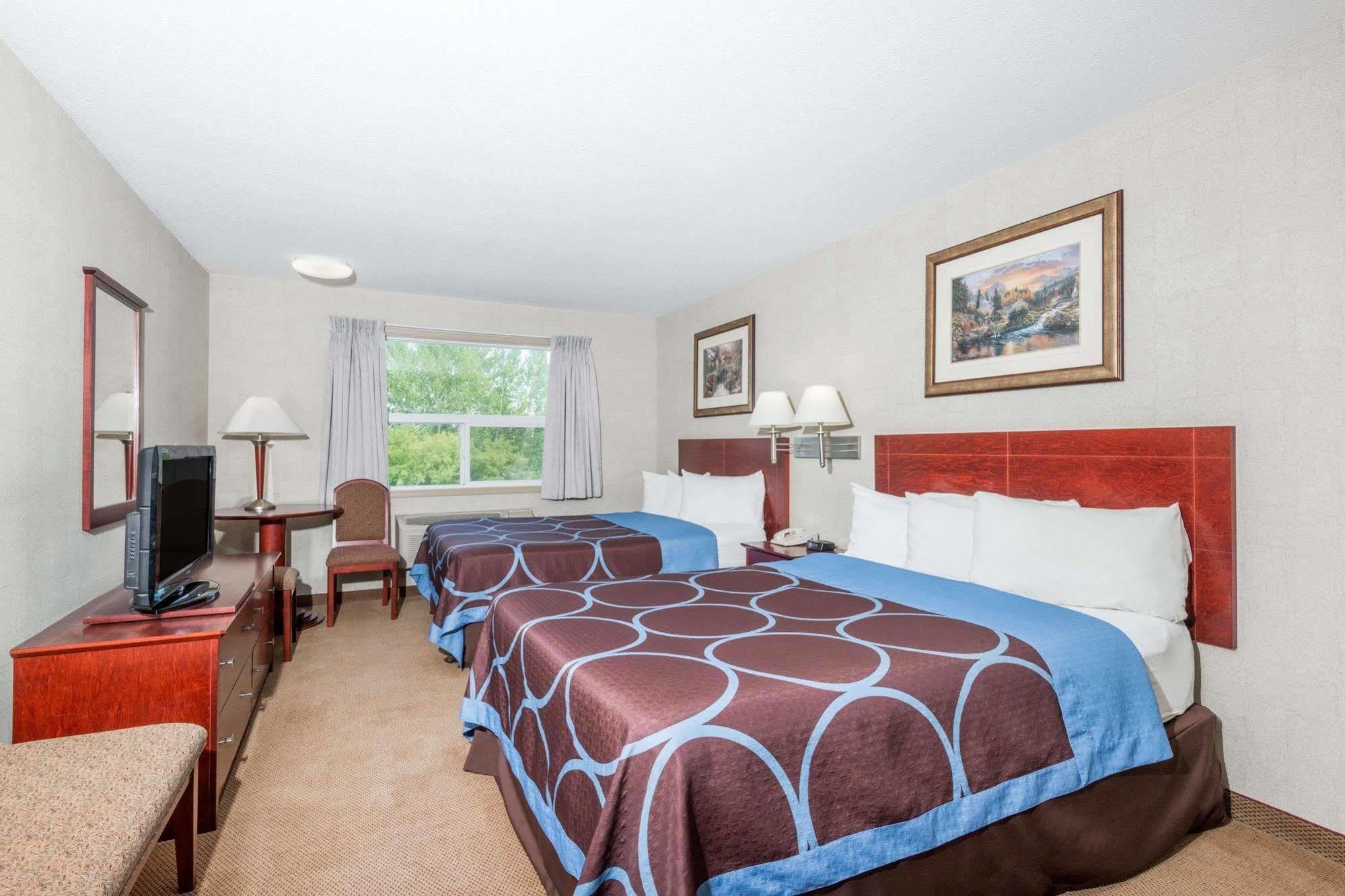Super 8 By Wyndham Red Deer City Centre Экстерьер фото